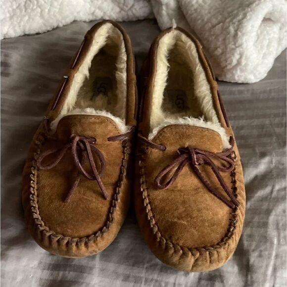 Sz 7 tan sheepskin wool lining UGG Dakota moccasin slipper shoe - Picture 5 of 6